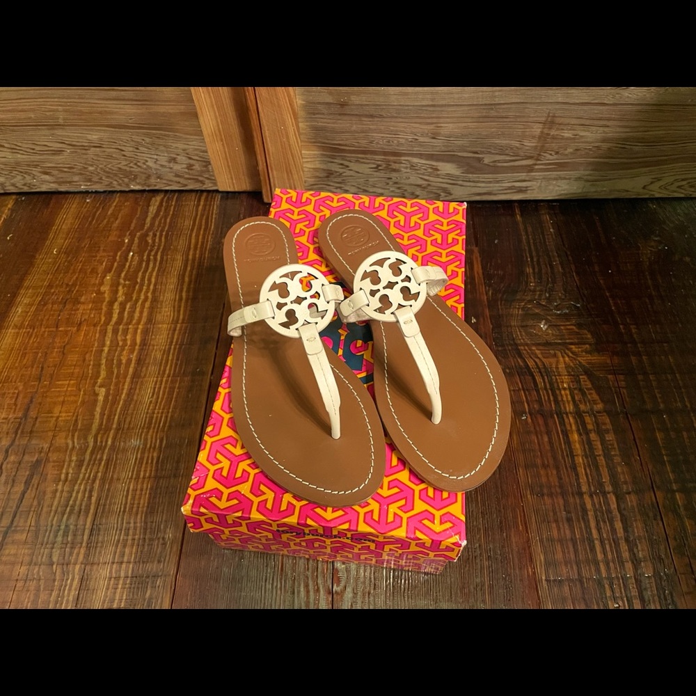 Tory Burch. New. Size 9